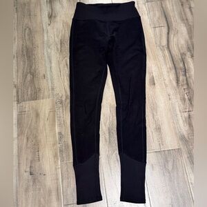 ALO Yoga | 7/8 High Waist Alosoft Lounge Legging in Black